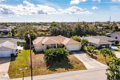 Cape Coral Lakes Area Home For Sale in Cape Coral Florida