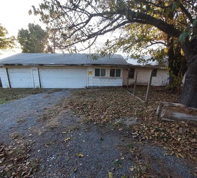 Lake Home For Sale in Lone Oak, Texas