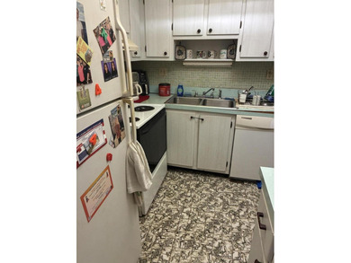 Ground floor 2 bedroom 1 bath condo. Gated complex minutes to - photo 5