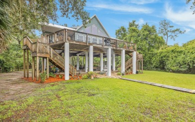 Suwannee River - Gilchrest County Home For Sale in Branford Florida