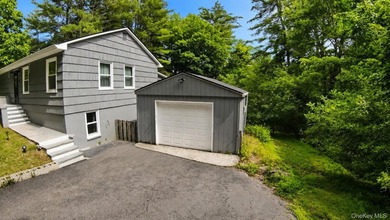 Welcome to your private Sullivan County sanctuary, tucked away - photo 4