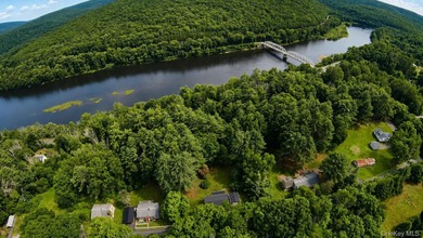 Welcome to your private Sullivan County sanctuary, tucked away - photo 6