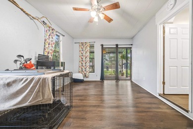Perfect place to call home!! You will love the new LVP flooring - photo 12
