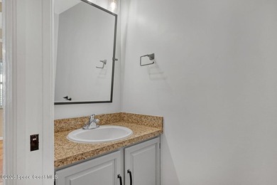 A GORGEOUS HUGE BEACHSIDE TOWNHOUSE! Just 1/2 mile from the - photo 14