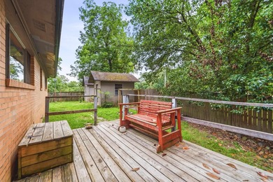 Perfect place to call home!! You will love the new LVP flooring - photo 15