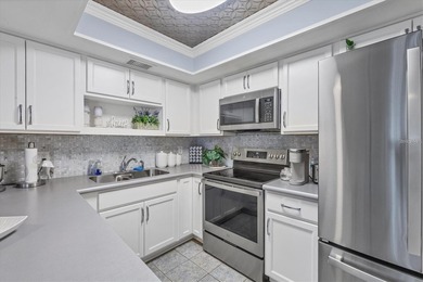 Turnkey 3/2 Condominium on Venice Island - First Floor Corner - photo 17