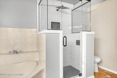 A GORGEOUS HUGE BEACHSIDE TOWNHOUSE! Just 1/2 mile from the - photo 23