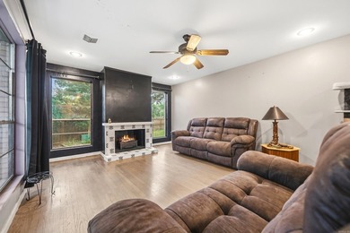 Perfect place to call home!! You will love the new LVP flooring - photo 30