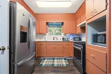 Perfect place to call home!! You will love the new LVP flooring - photo 34