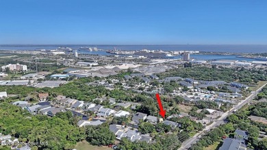 A GORGEOUS HUGE BEACHSIDE TOWNHOUSE! Just 1/2 mile from the - photo 40