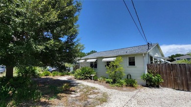 Riverside Heights charmer with the location everyone wants. This - photo 3