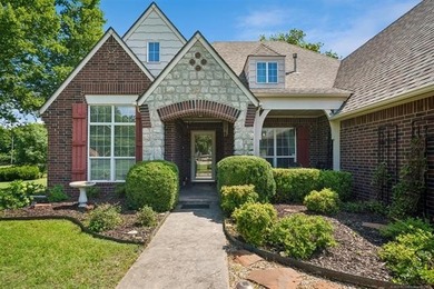 Welcome to this beautiful spacious home nestled in the peaceful - photo 3