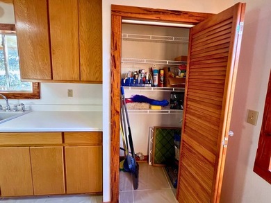 Beautiful riverfront property featuring a spacious 3-bedroom - photo 7