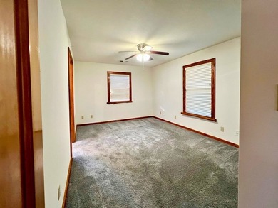 Beautiful riverfront property featuring a spacious 3-bedroom - photo 9