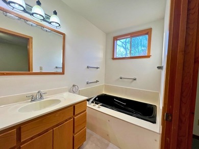 Beautiful riverfront property featuring a spacious 3-bedroom - photo 10