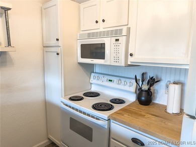 Welcome to Robinwood Condos-your gateway to lake living at its - photo 11