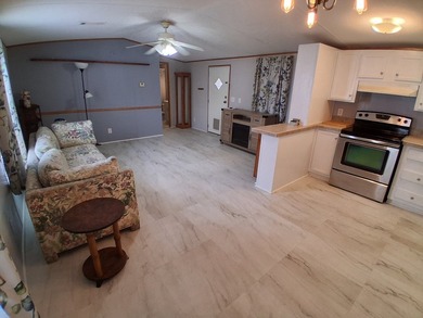 Updated 2 Bedroom, 2 Bath with a massive Florida Room and - photo 11