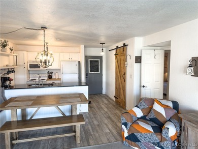 Welcome to Robinwood Condos-your gateway to lake living at its - photo 23