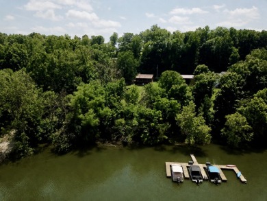 Beautiful updates, Waterfront home with a garage and end dock! - photo 3