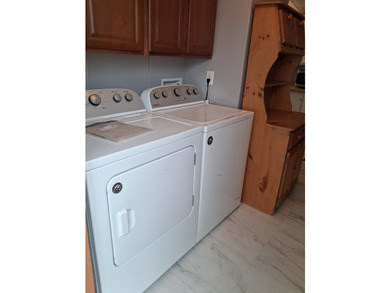 Updated 2 Bedroom, 2 Bath with a massive Florida Room and - photo 40