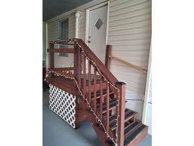 Updated 2 Bedroom, 2 Bath with a massive Florida Room and - photo 42