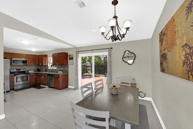 Come see this gorgeous fully remodeled 3-bedroom, 2-bathroom - photo 4