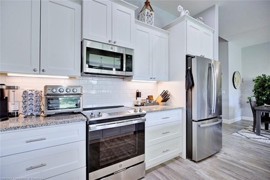 Welcome to effortless luxury living! This beautifully furnished - photo 7