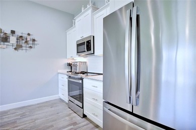 Welcome to effortless luxury living! This beautifully furnished - photo 9