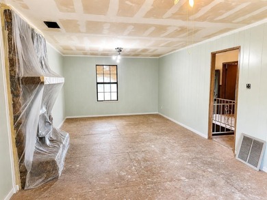 122 Village Rd | 5 BD | 3 BA | 2-Car Garage | Incredible - photo 6