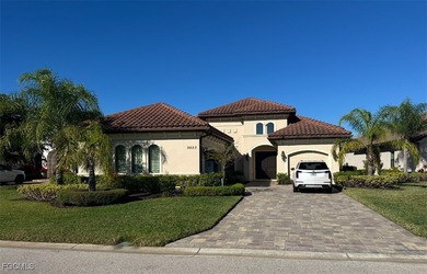 Lake Home Sale Pending in Fort Myers, Florida