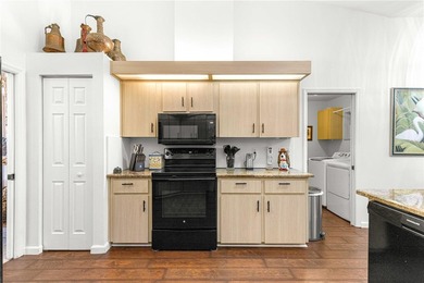 This fabulous 3 bedroom, 2 bath home is located in Oak Run - photo 8