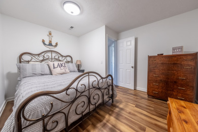 Beautiful updates, Waterfront home with a garage and end dock! - photo 22