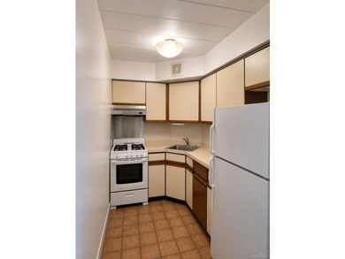 This property is situated in the most central and convenient - photo 10