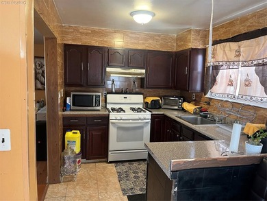Excellent Investment Opportunity - Multi-Family Income - photo 3