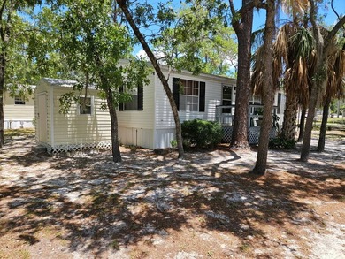 NICELY SITUATED CORNER SITE MATURE LANDSCAPING. 3BR 2 BATH FULLY - photo 3