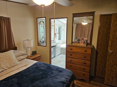 NICELY SITUATED CORNER SITE MATURE LANDSCAPING. 3BR 2 BATH FULLY - photo 8