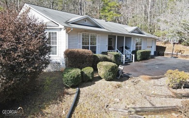 Lake Area Traditional. This Fabulous Home features 2BR/2BA both - Lake Home Sale Pending in Blairsville, Georgia