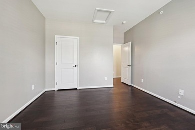 SELLER IS OFFERING TO PROVIDE CLOSING COST ASSISTANCE OR BUY - photo 27