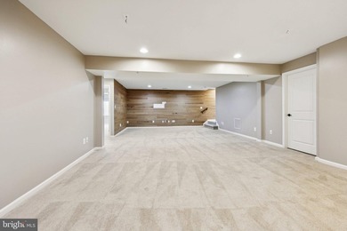 SELLER IS OFFERING TO PROVIDE CLOSING COST ASSISTANCE OR BUY - photo 33