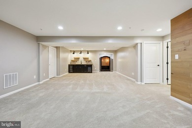 SELLER IS OFFERING TO PROVIDE CLOSING COST ASSISTANCE OR BUY - photo 34