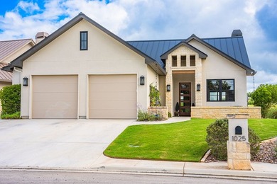 Experience luxury Hill Country living in this stunning rock & - photo 9