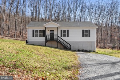 Welcome to 1442 Johnnycake Lane, Harpers Ferry, WV, where modern - photo 1