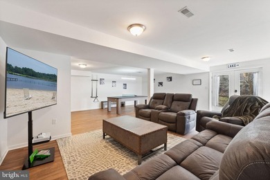 Welcome to 1442 Johnnycake Lane, Harpers Ferry, WV, where modern - photo 4
