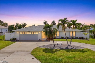 BOATER'S PARADISE WITH DIRECT GULF ACCESS! This beautifully - photo 2