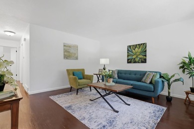 Charming, fully updated 3-bed, 2-bath home - move-in ready and - photo 4