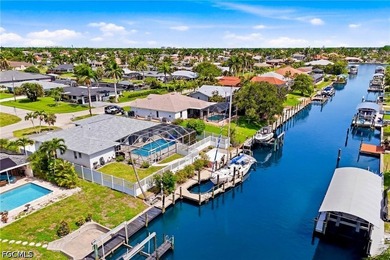 BOATER'S PARADISE WITH DIRECT GULF ACCESS! This beautifully - photo 5