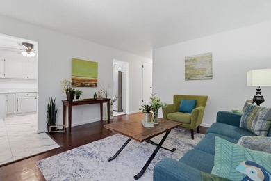 Charming, fully updated 3-bed, 2-bath home - move-in ready and - photo 5