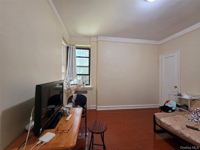 Spacious Coop featuring 1200 sf of living space, 2 Bedrooms with - photo 3