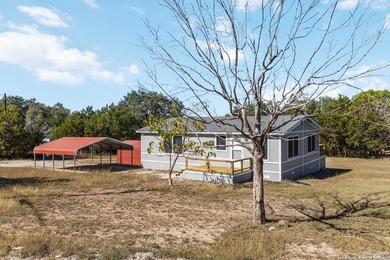 Charming 2-bedroom, 2-bath home on a spacious 0.65-acre lot in - photo 22
