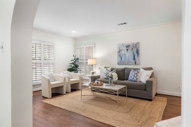 Charming and recently restored and expanded, this adorable - photo 6